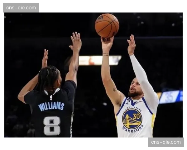 联盟就“故意犯规打断快攻”的判罚尺度向裁判办公室发布新的指导意见